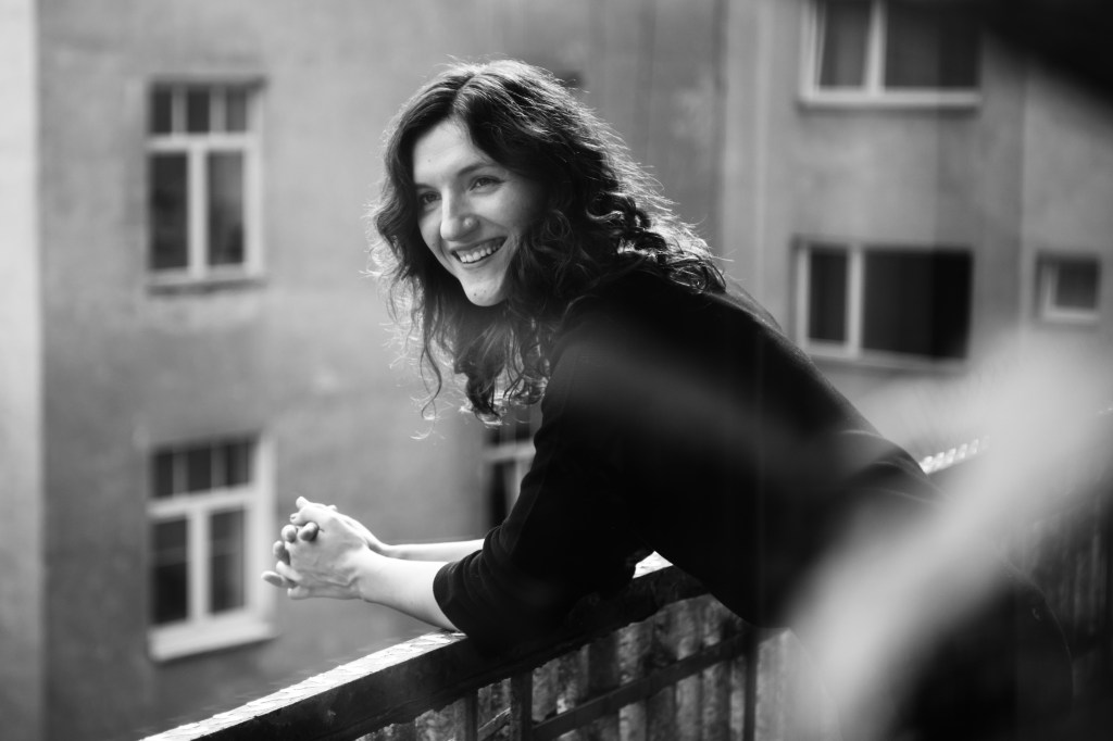 „Rašytojų burbulą visada stebiu su lengvu ilgesiu“